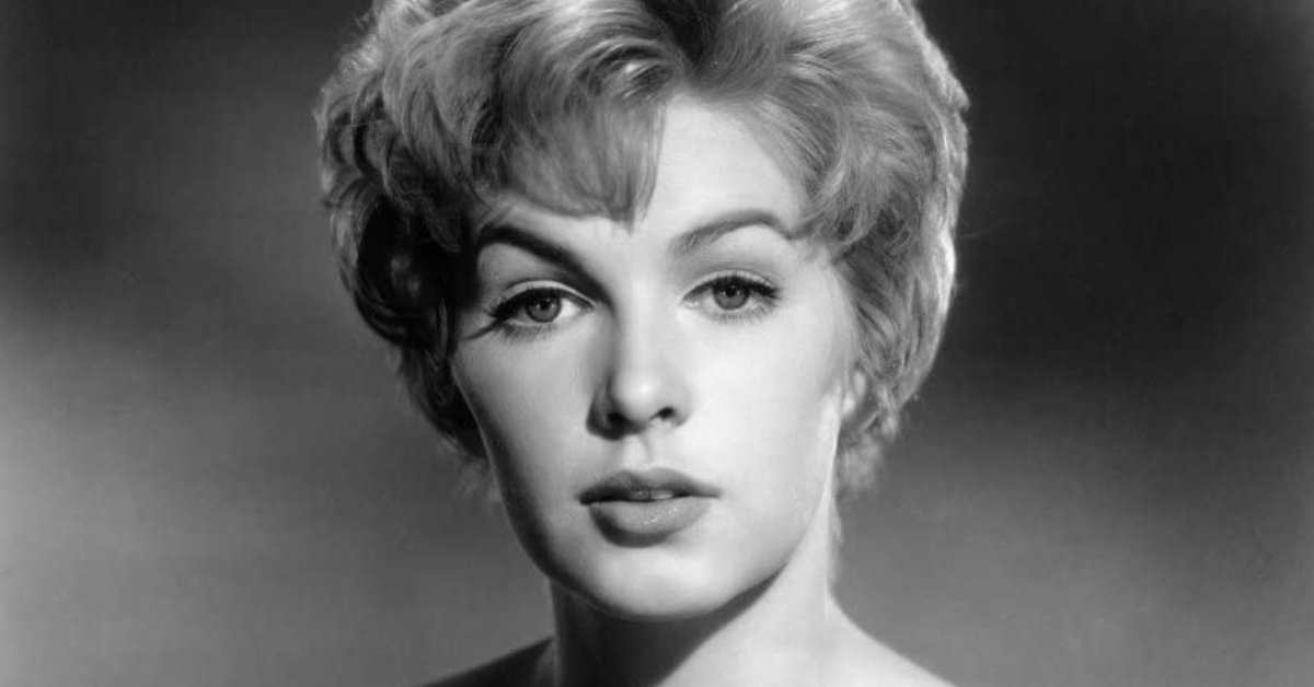 Photo of Stella Stevens