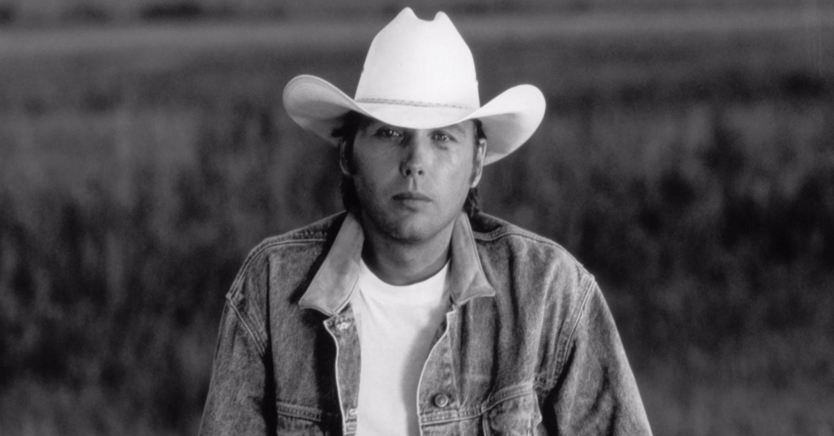 Country Music - Photo of Dwight Yoakam