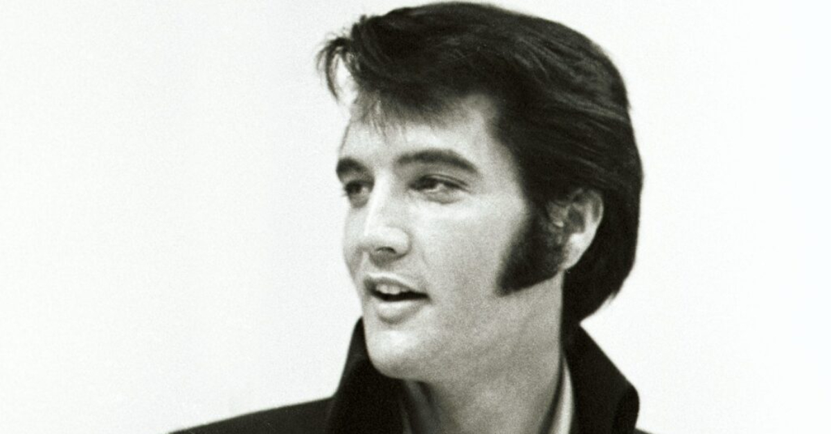 Country Music - Photo of Elvis Presley